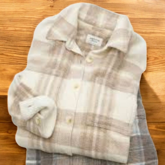 NWT - AMERICAN EAGLE CREAM PLAID FLEECE OVERSIZED - SIZE L - Picture 8 of 9